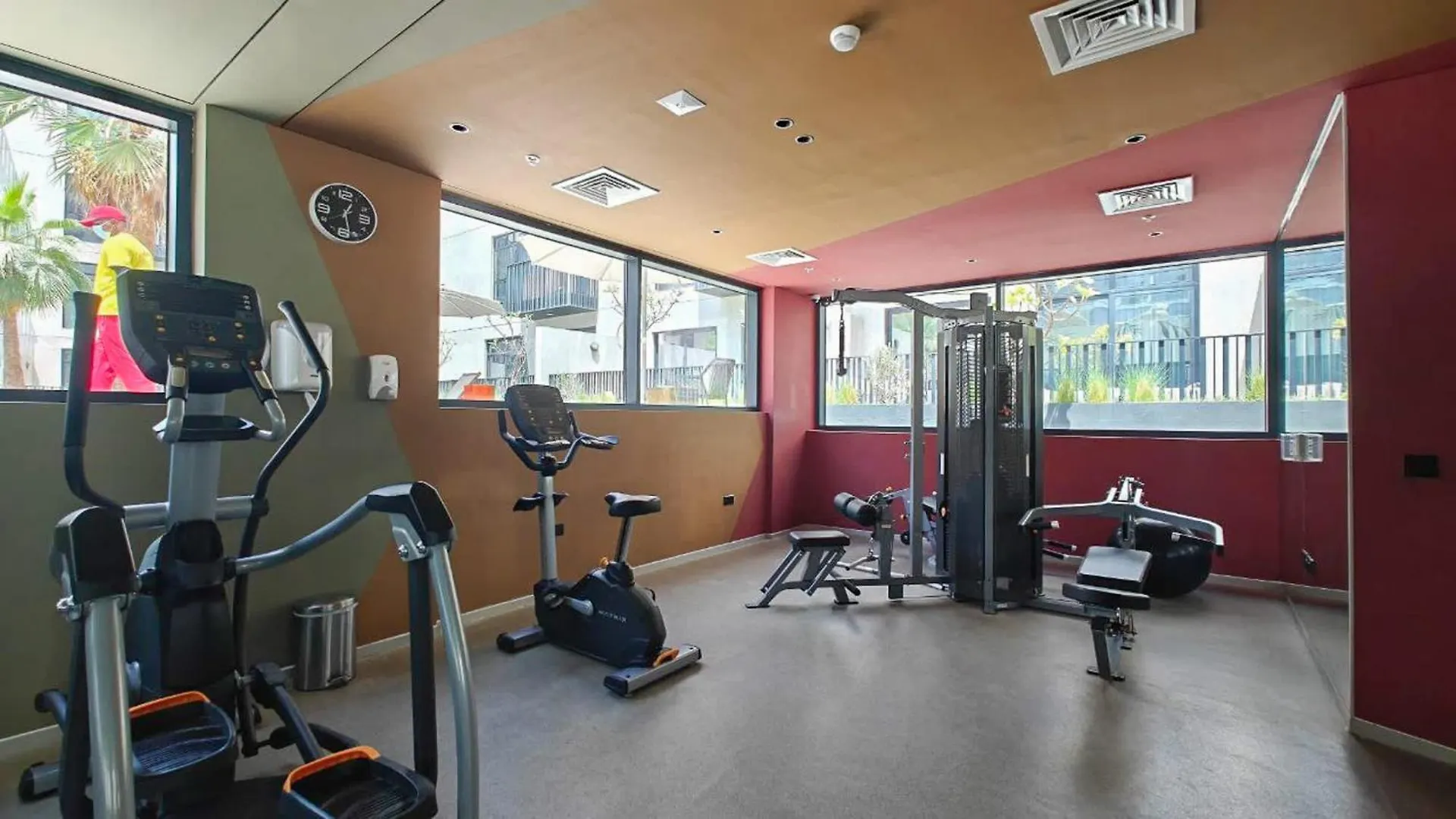 Spacious And Stunning Studio In The Heart Of Jvc Dubai United Arab Emirates