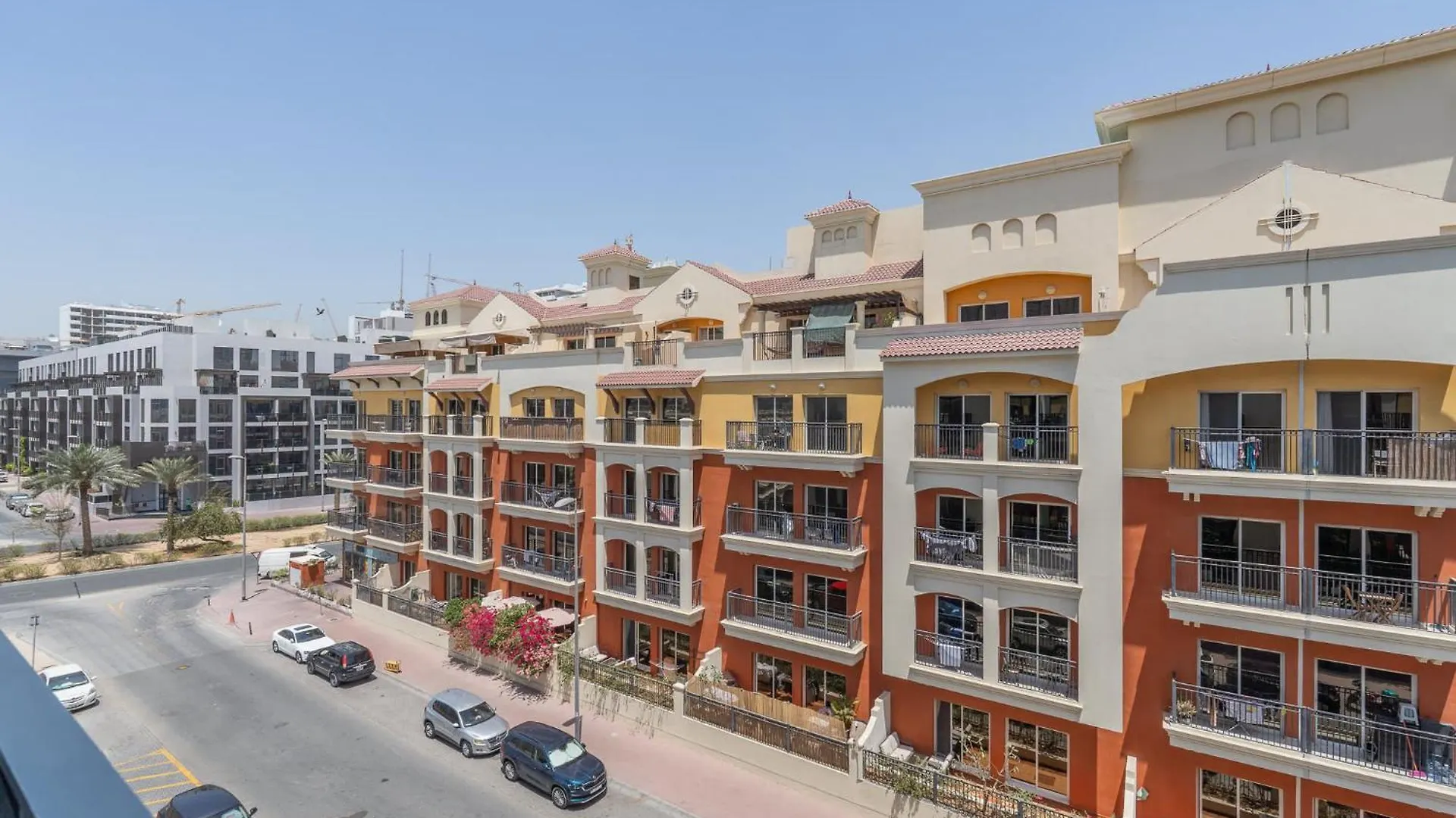 Spacious And Stunning Studio In The Heart Of Jvc Dubai Apartment
