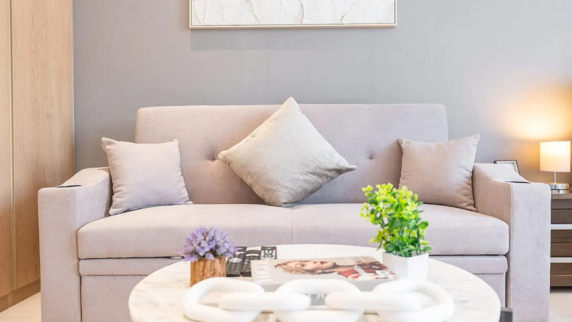 Spacious And Stunning Studio In The Heart Of Jvc Dubai Apartment