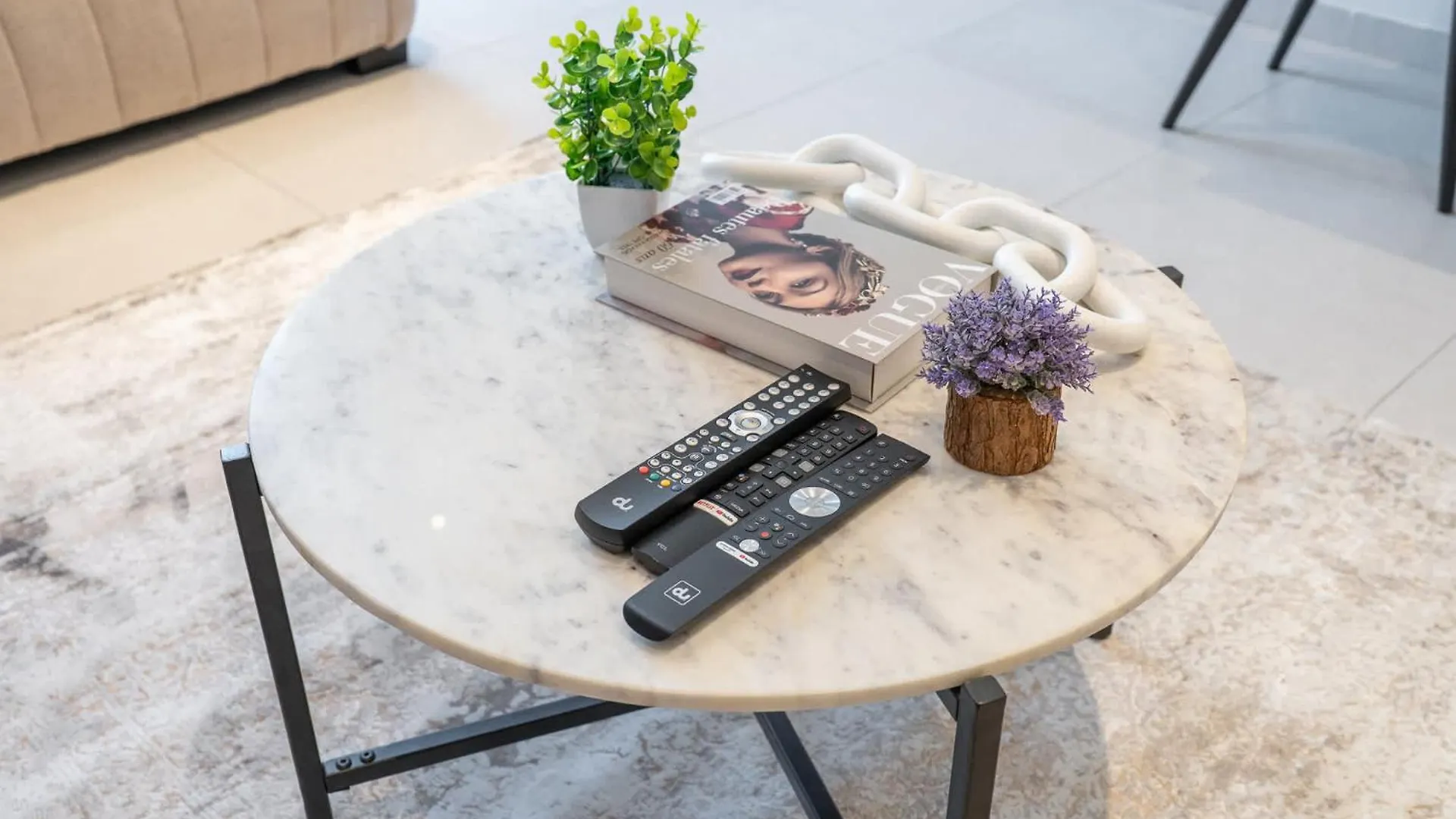 Spacious And Stunning Studio In The Heart Of Jvc Dubai Apartment