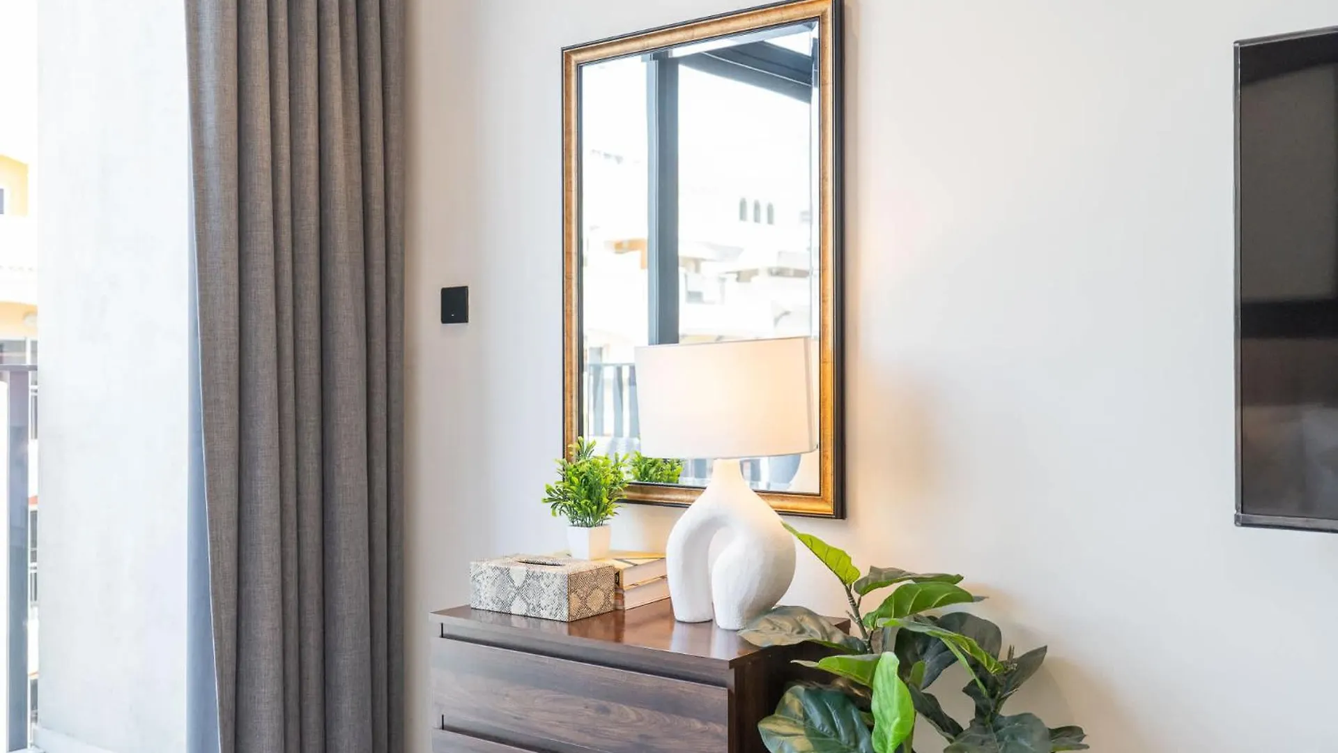 Spacious And Stunning Studio In The Heart Of Jvc Dubai